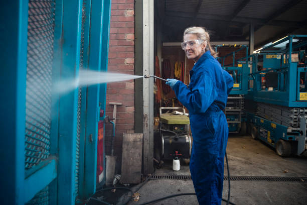 Best Graffiti Removal  in Roslyn, NY